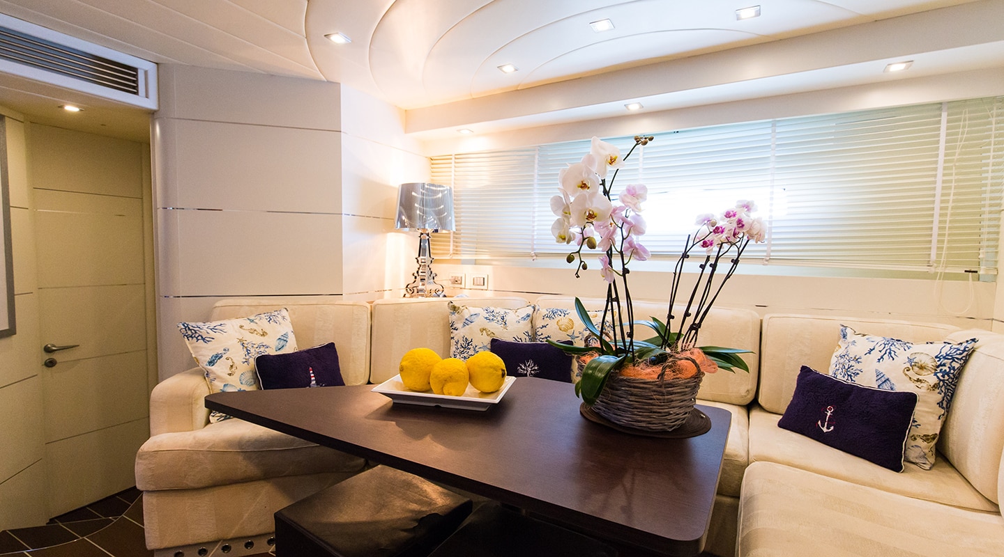 CINQUE Salon