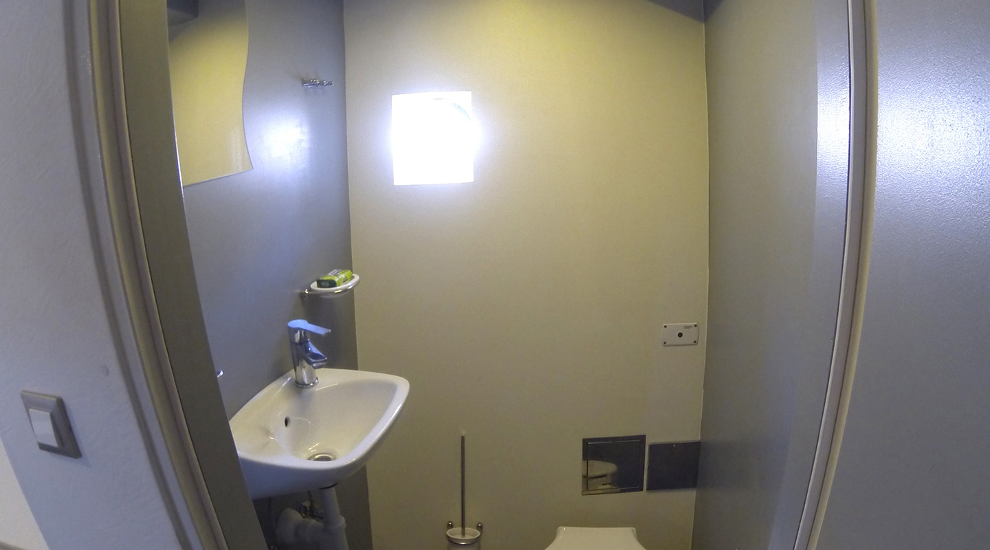 DAMA Bathroom