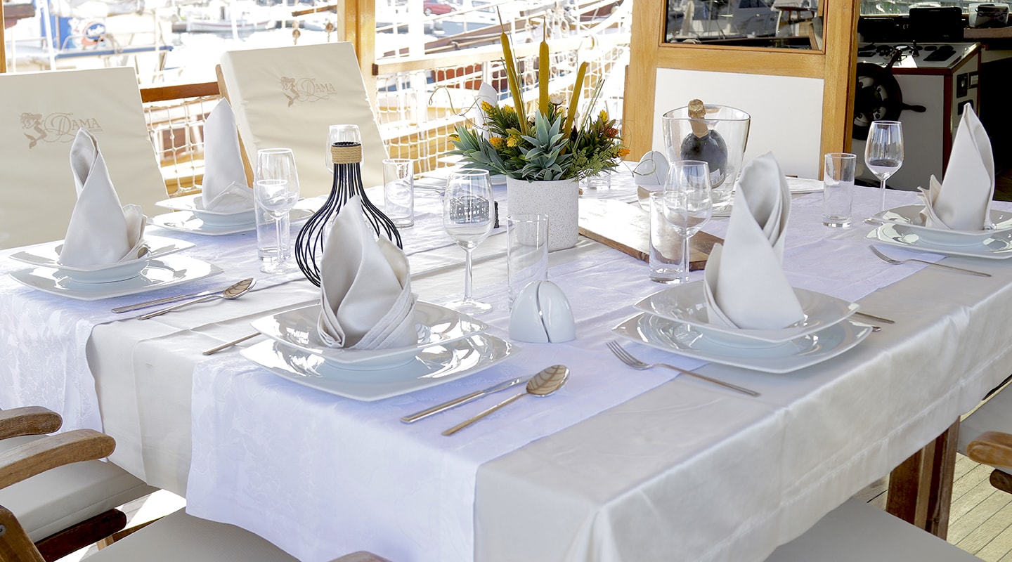 DAMA Table decoration