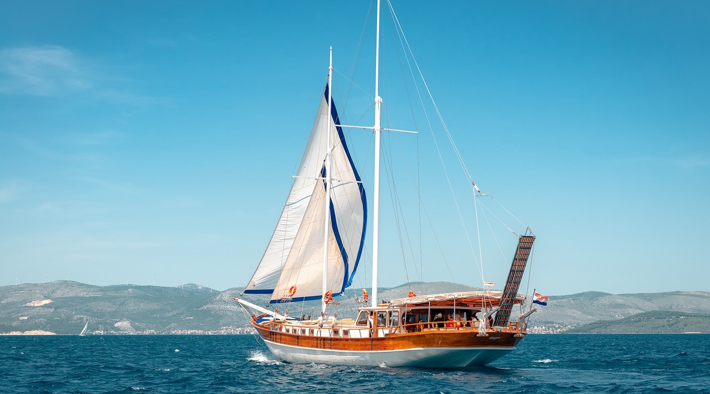 DONA Sailing