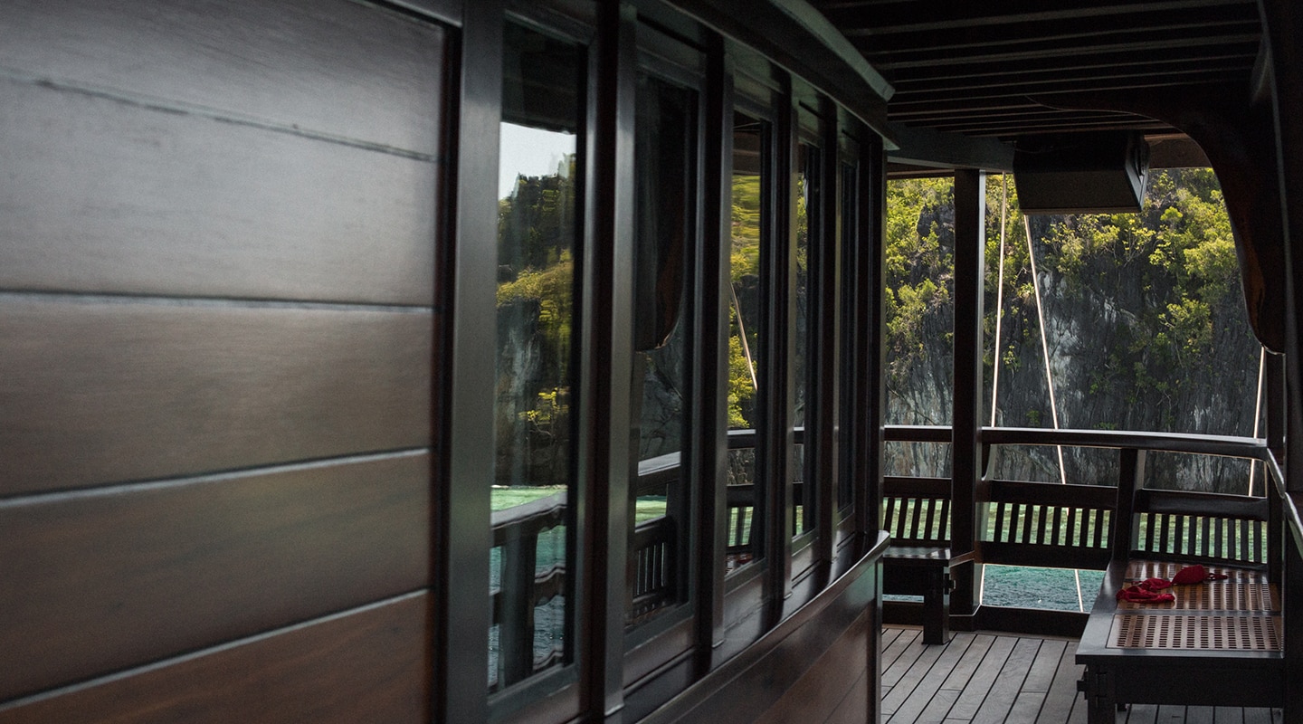 DUNIA BARU Side deck