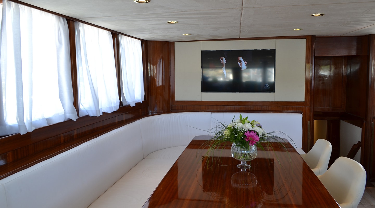 DVI MARIJE Saloon