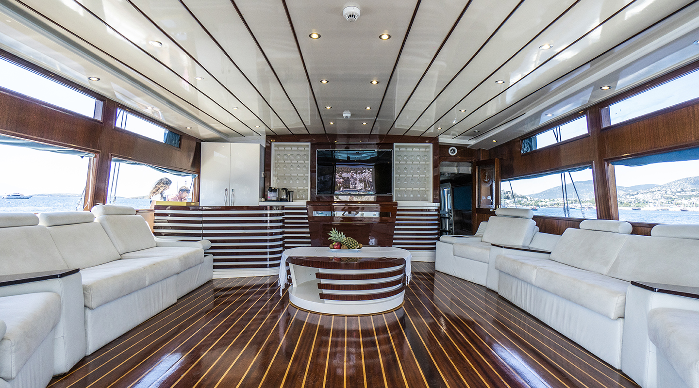 ESMA SULTAN Saloon