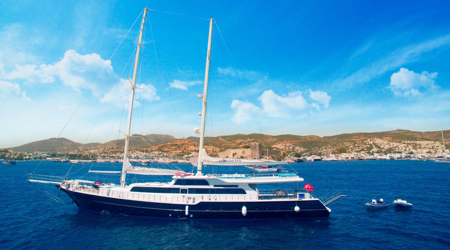 ESMA SULTAN Side view