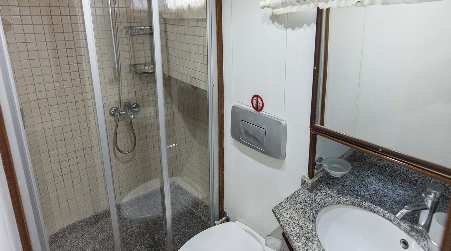 FARALYA Bathroom