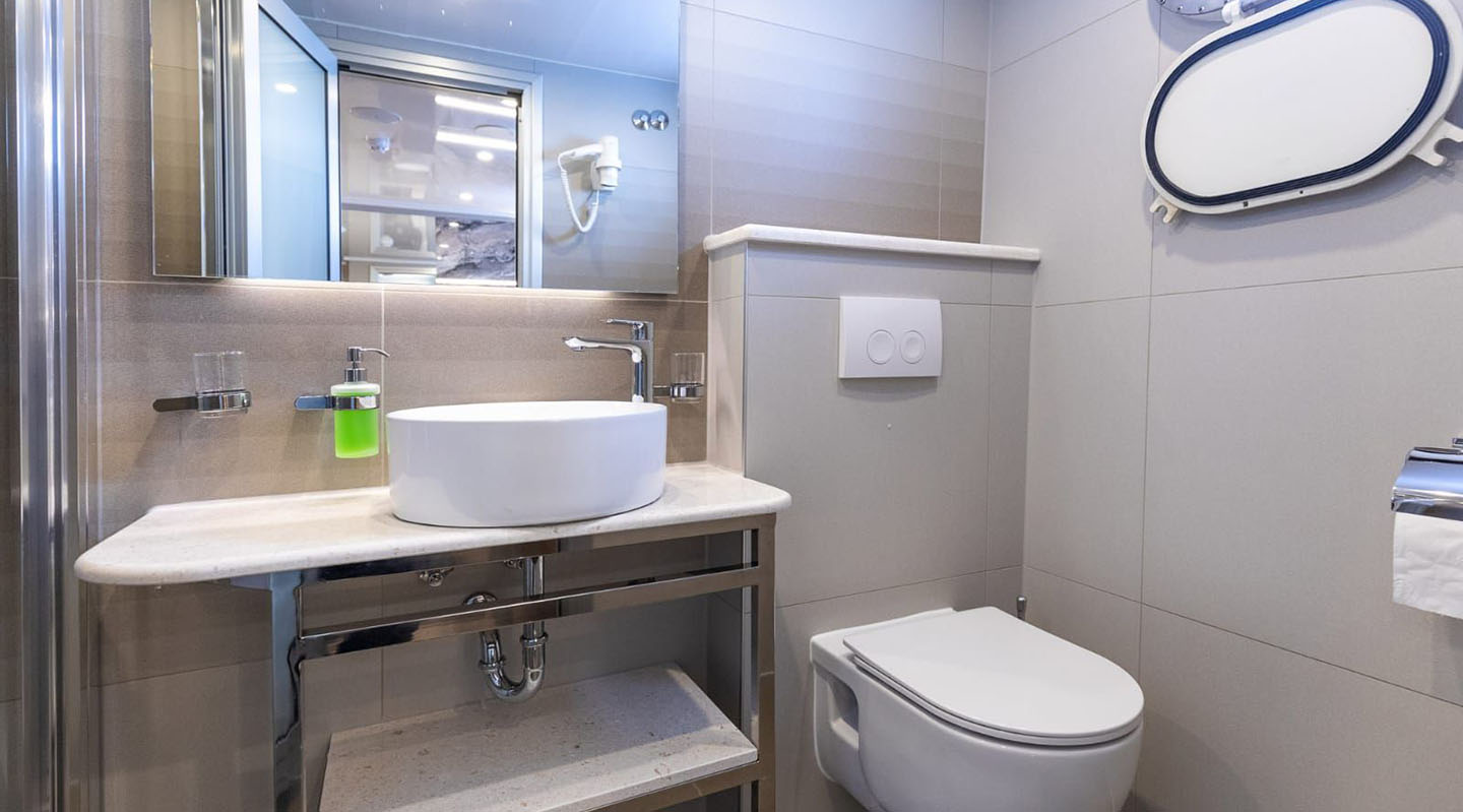 FREEDOM Bathroom