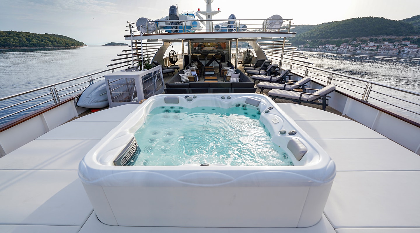 FREEDOM Jacuzzi