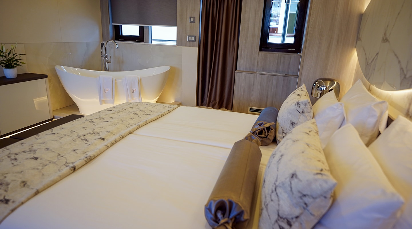 FREEDOM Master cabin