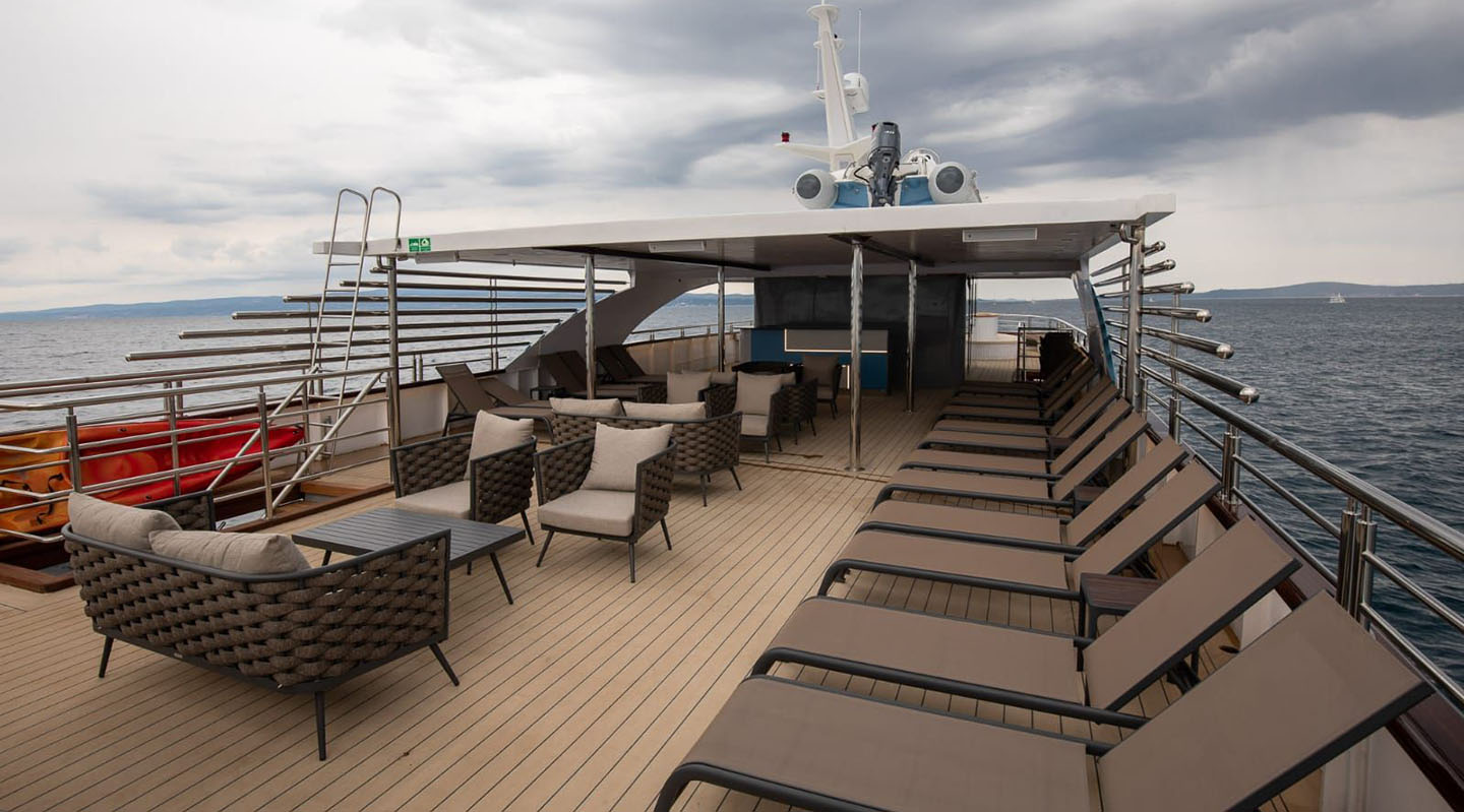 FREEDOM Upper deck