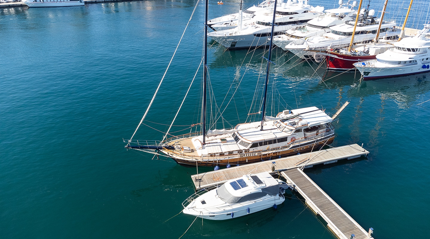 GARDELIN In port