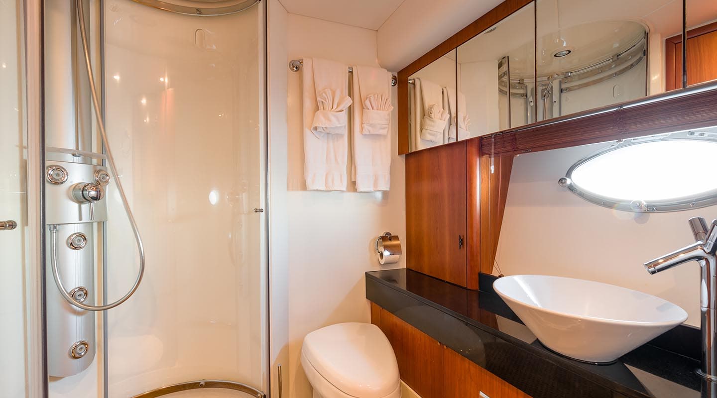 GLORIOUS Bathroom