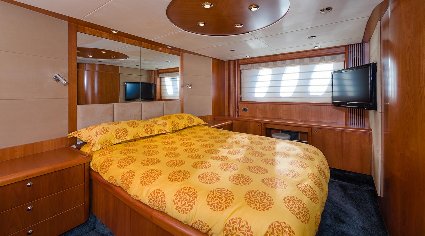 GLORIOUS Master cabin
