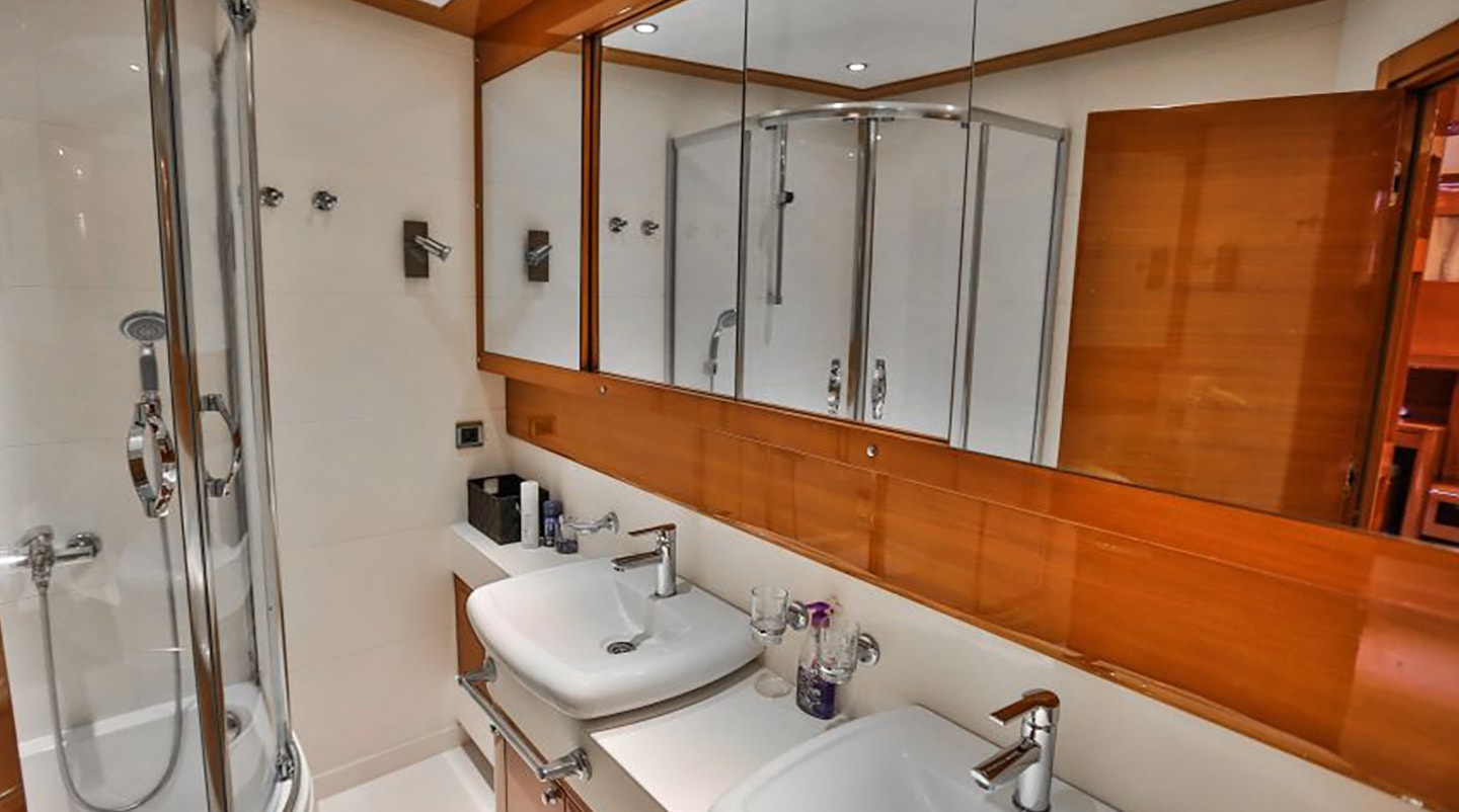 GUL MARIA Bathroom