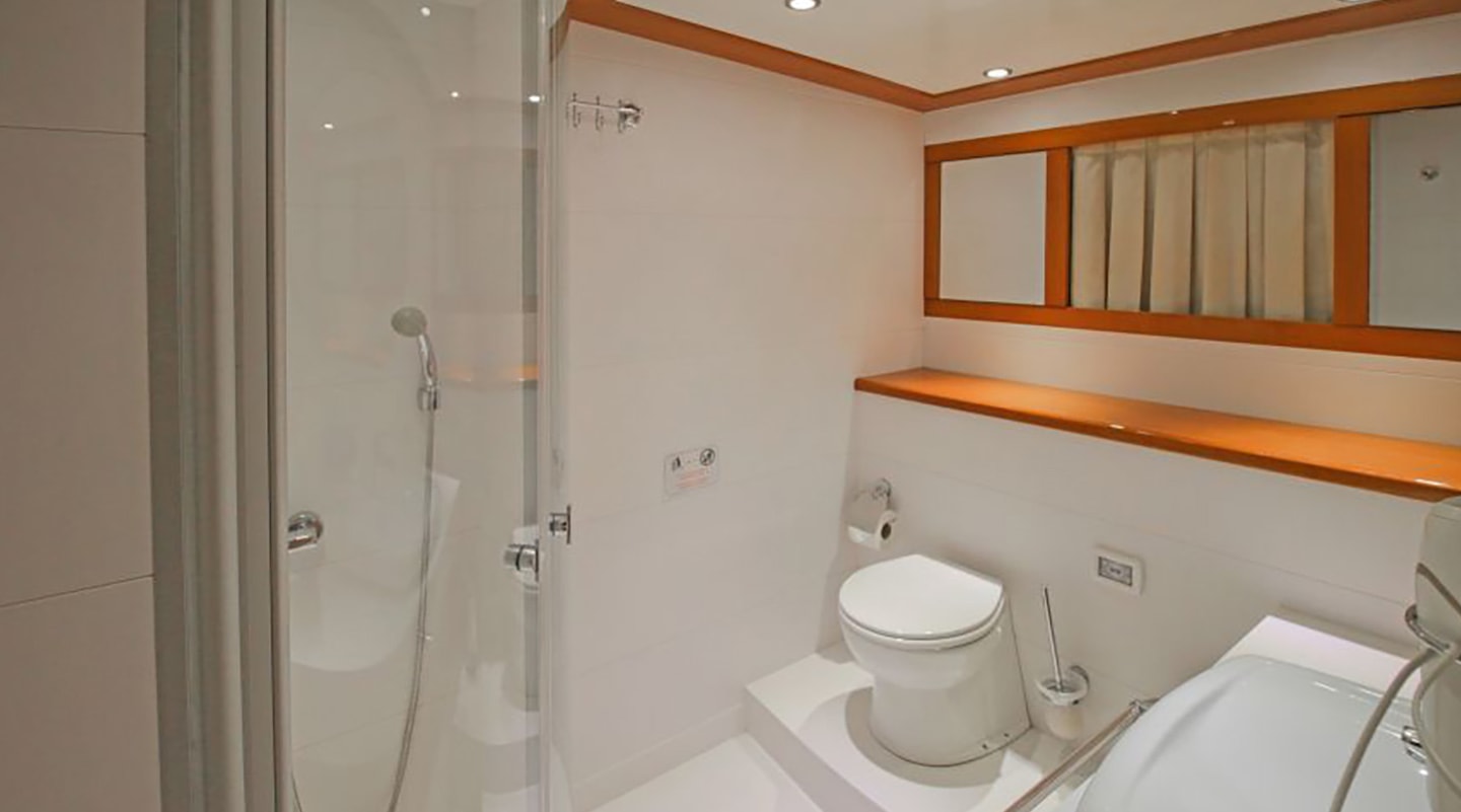 GUL MARIA Bathroom