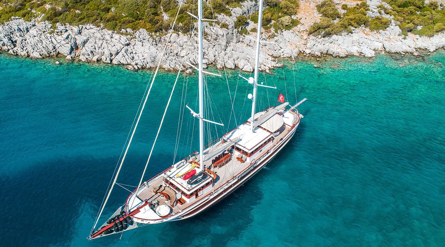 KAPTAN KADIR Anchored