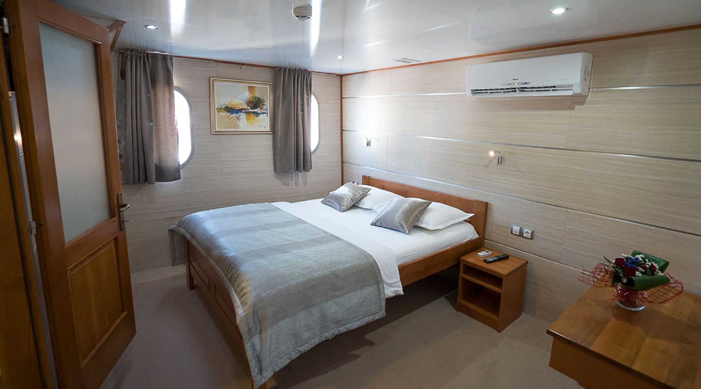 KARIZMA Double cabin
