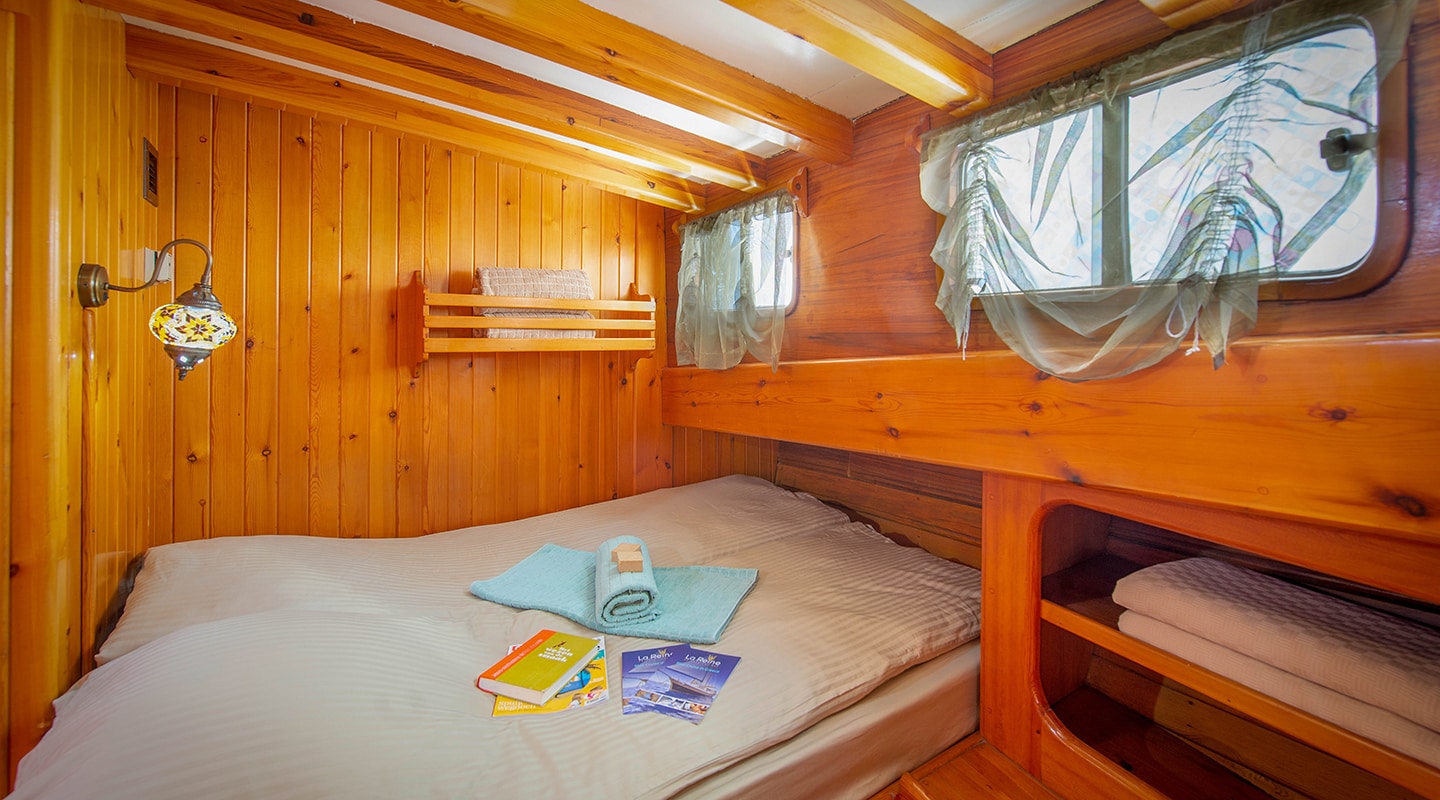 LA REINE Double cabin
