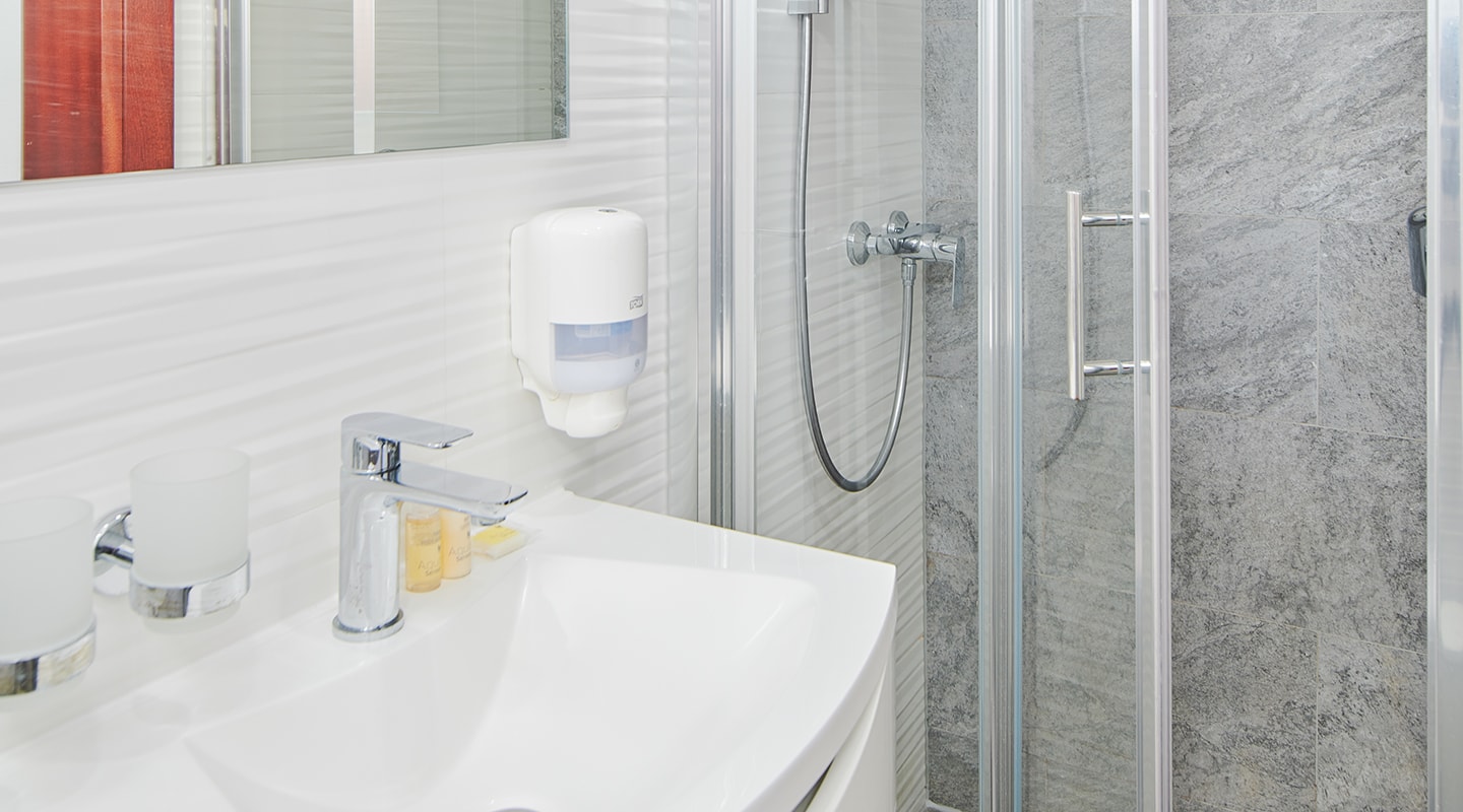 LUPUS MARE Bathroom
