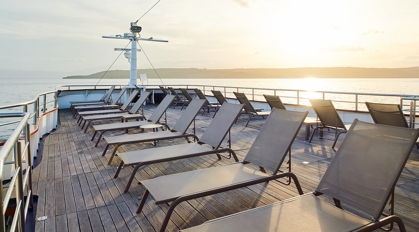 LUPUS MARE Sun deck