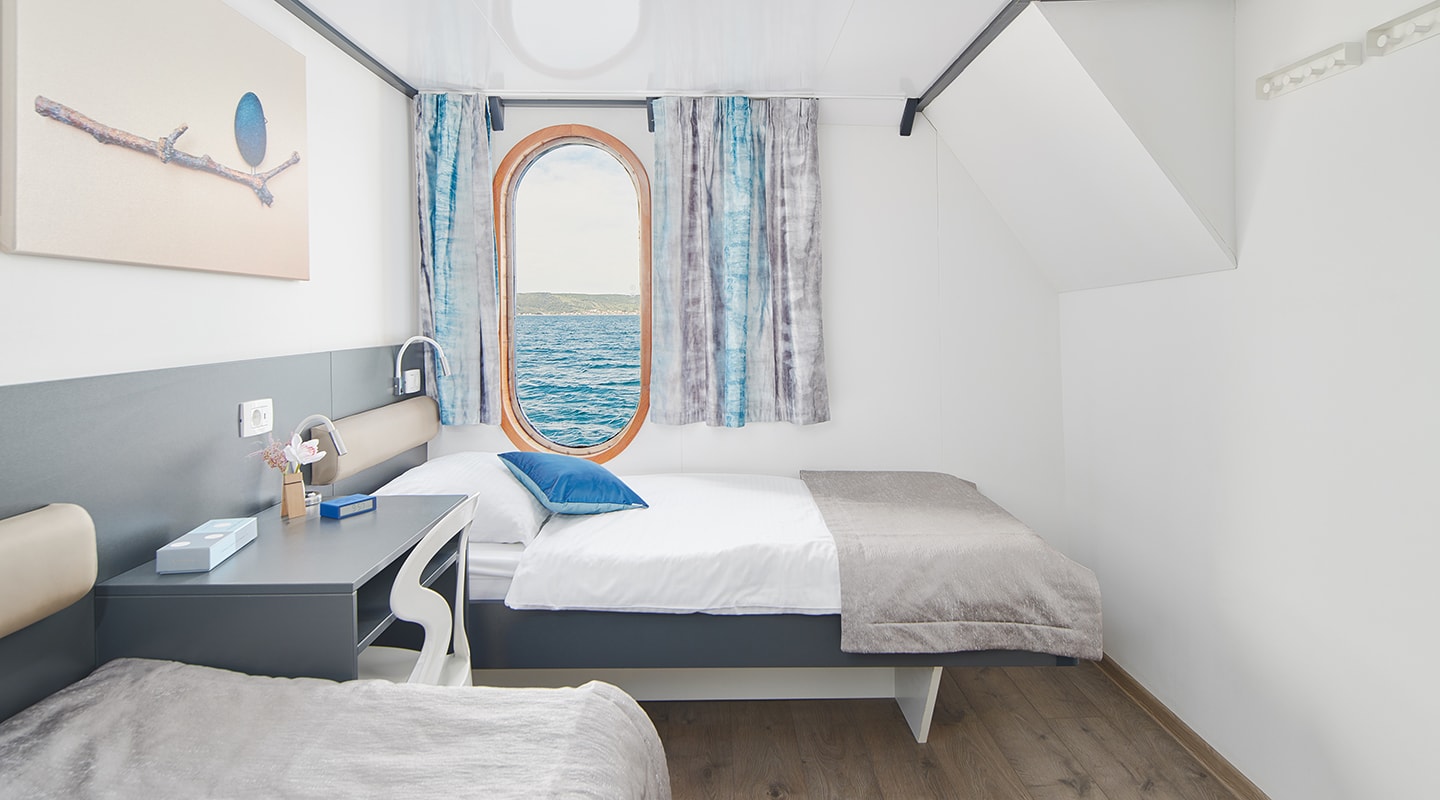 LUPUS MARE Twin cabin