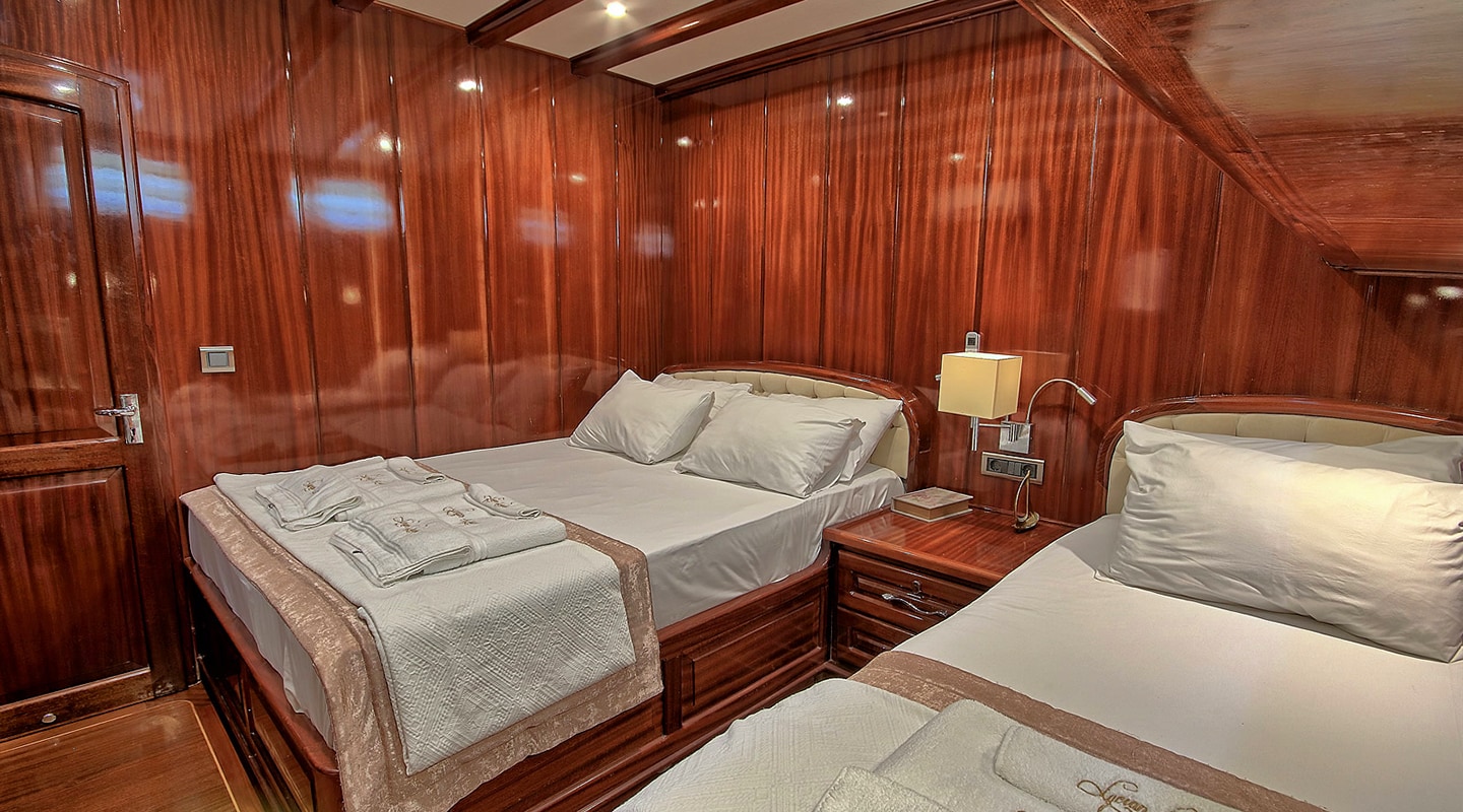 LYCIAN QUEEN Triple cabin