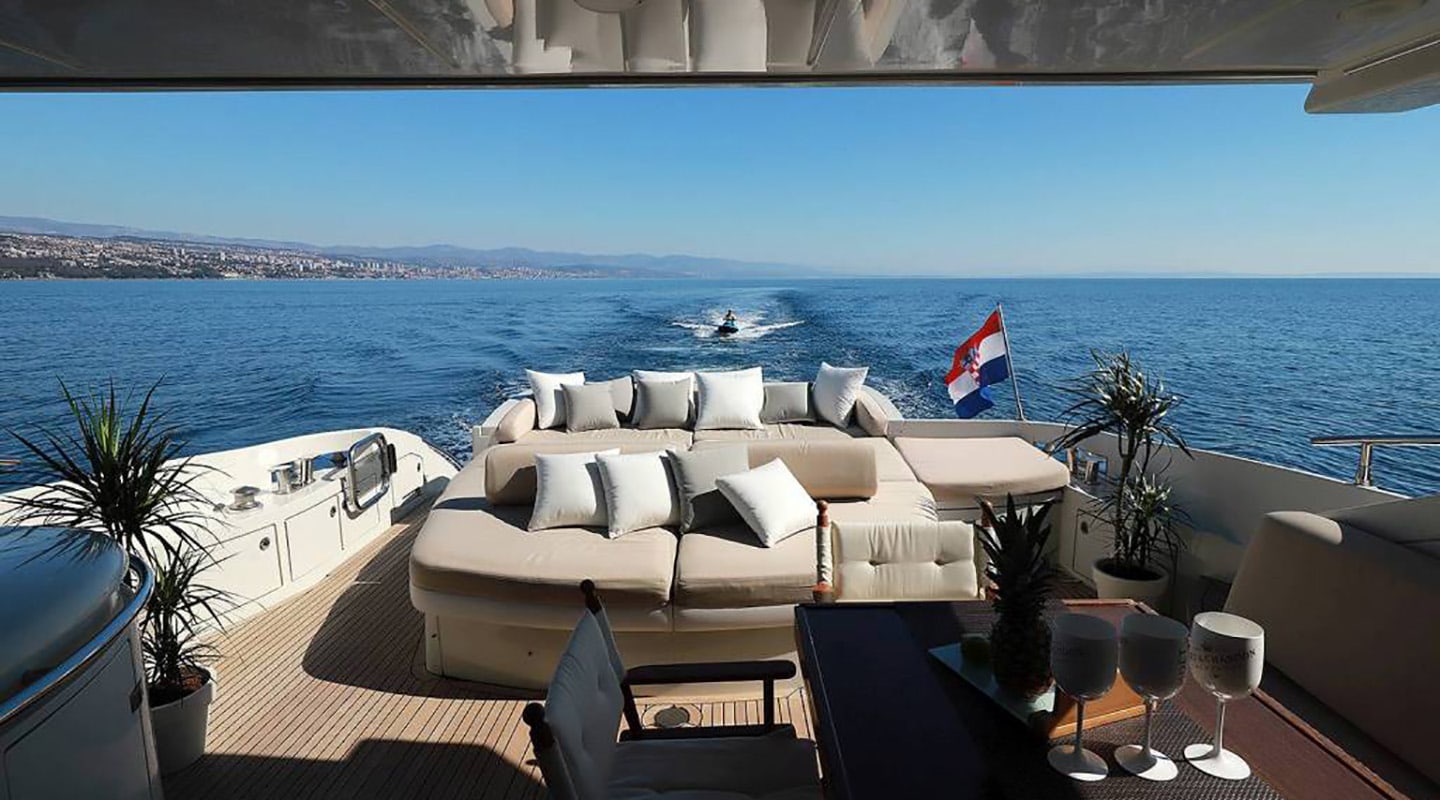 MAORO Aft deck