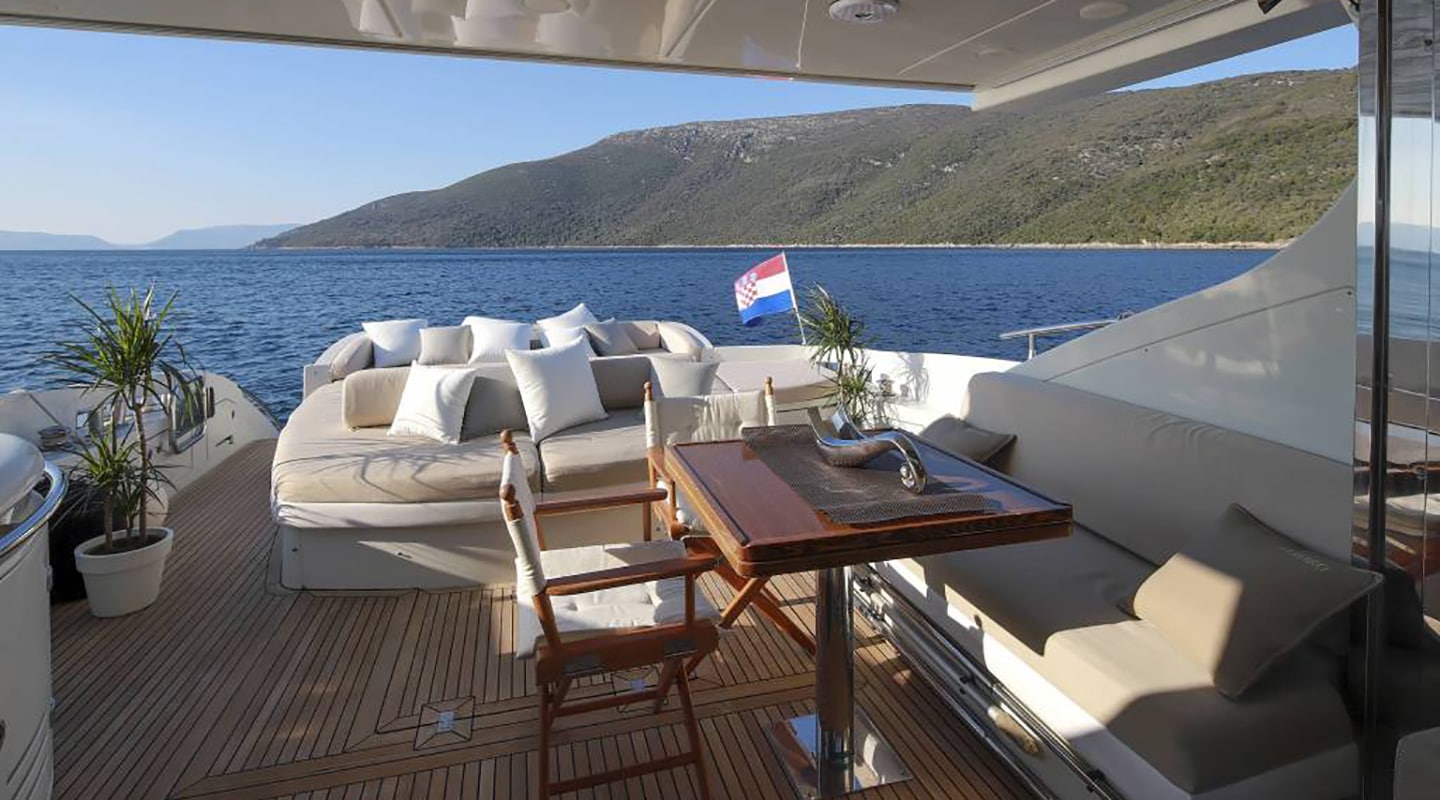 MAORO Aft deck