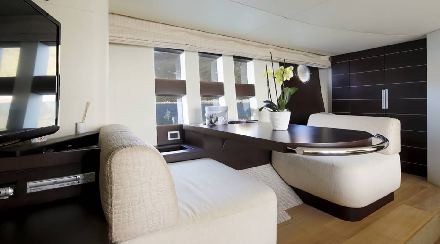 MAORO Master cabin