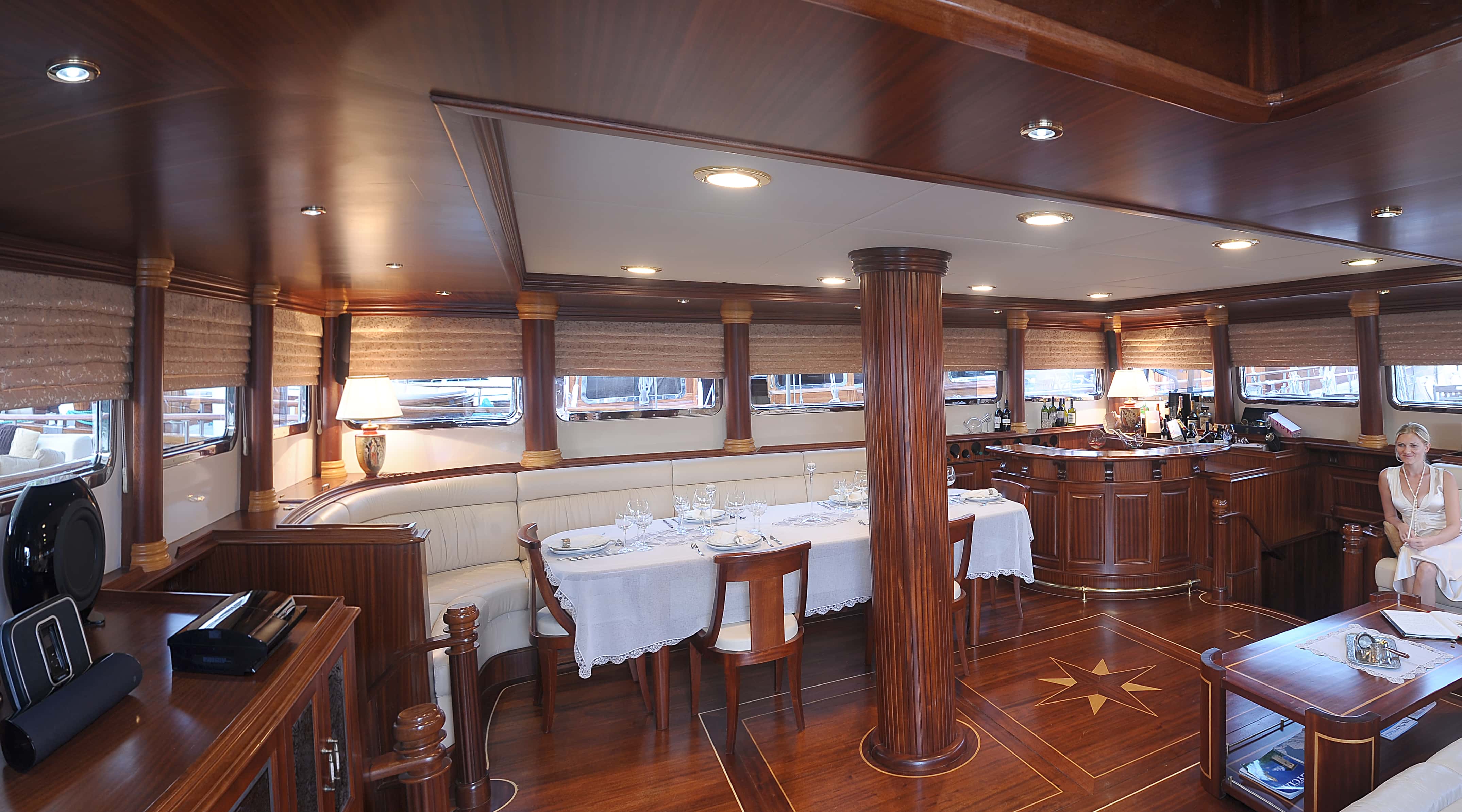 MARE NOSTRUM Salon