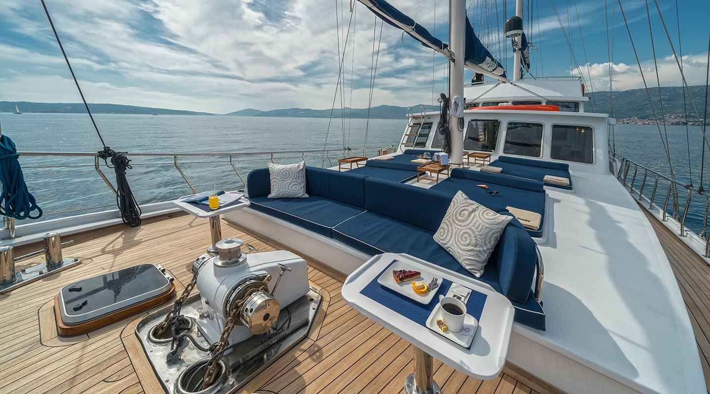 MASKE Bow deck