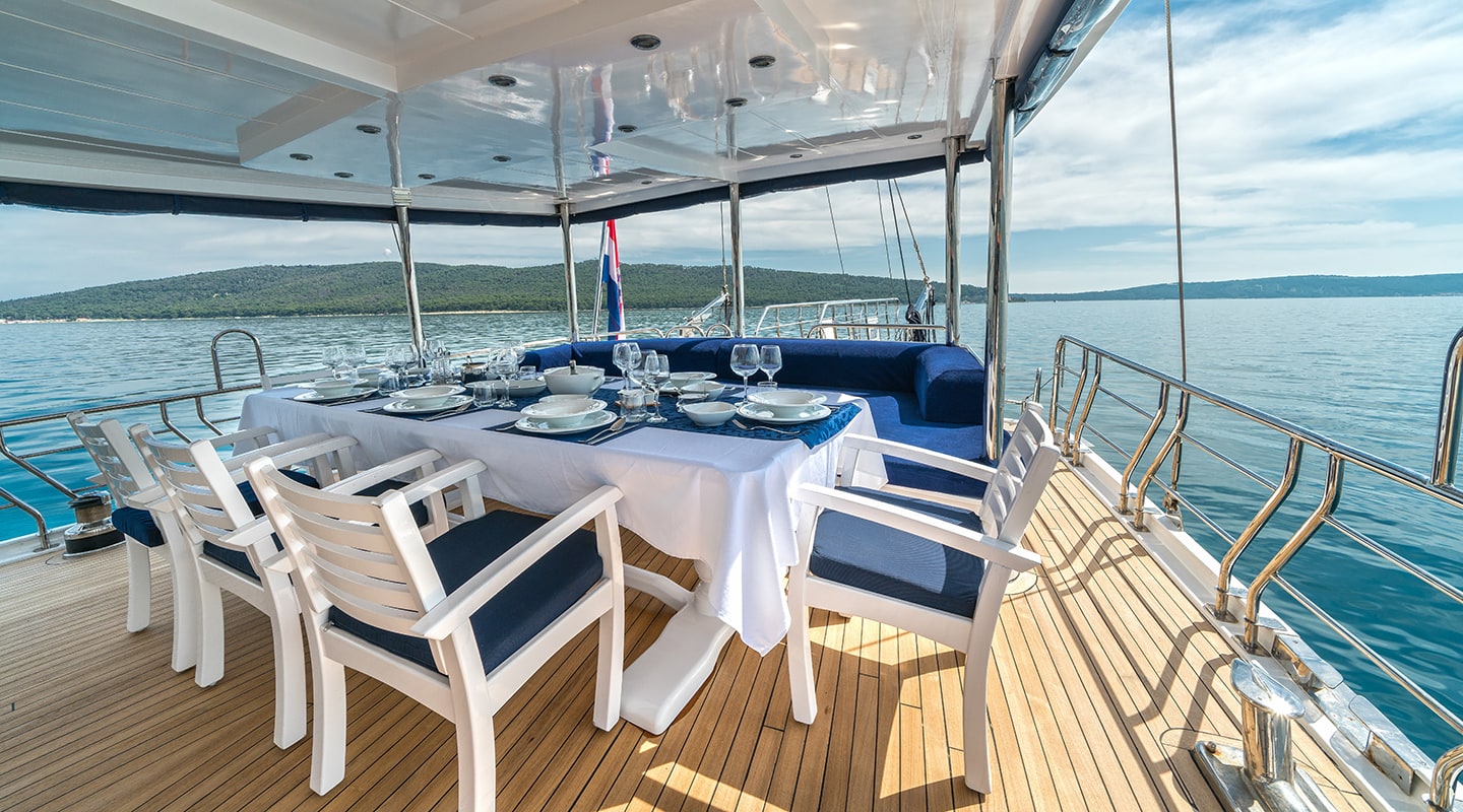 MASKE Dining area on Aft deck