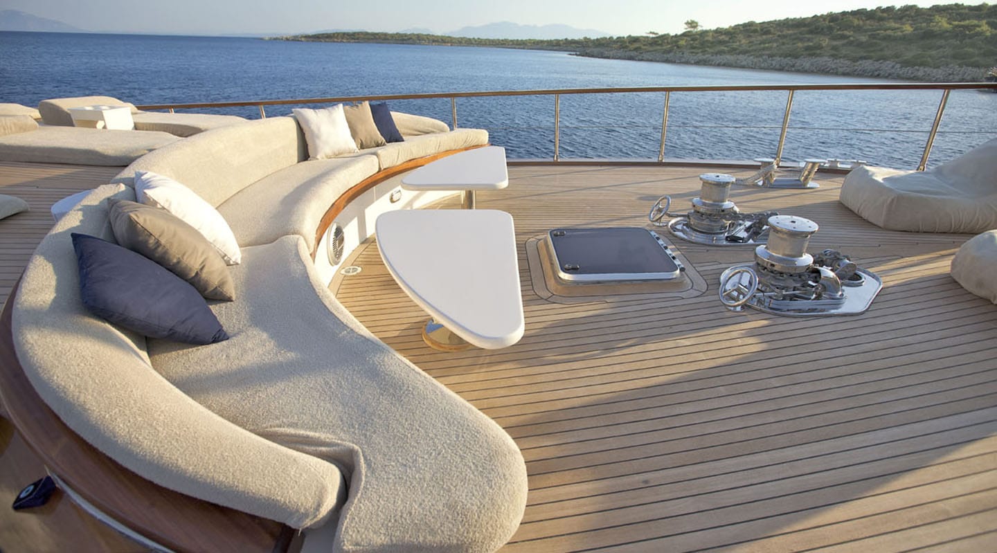 MISS B Bow deck