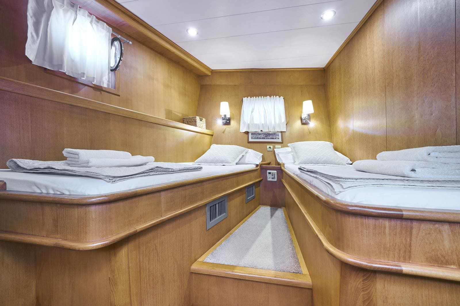 MORNING STAR Twin cabin