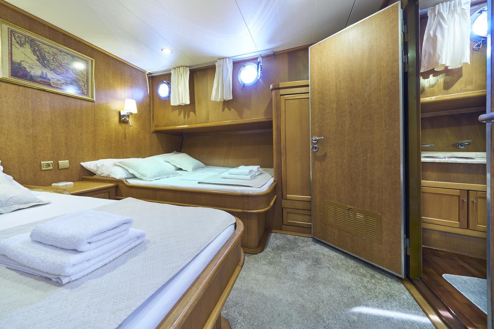 MORNING STAR Twin cabin