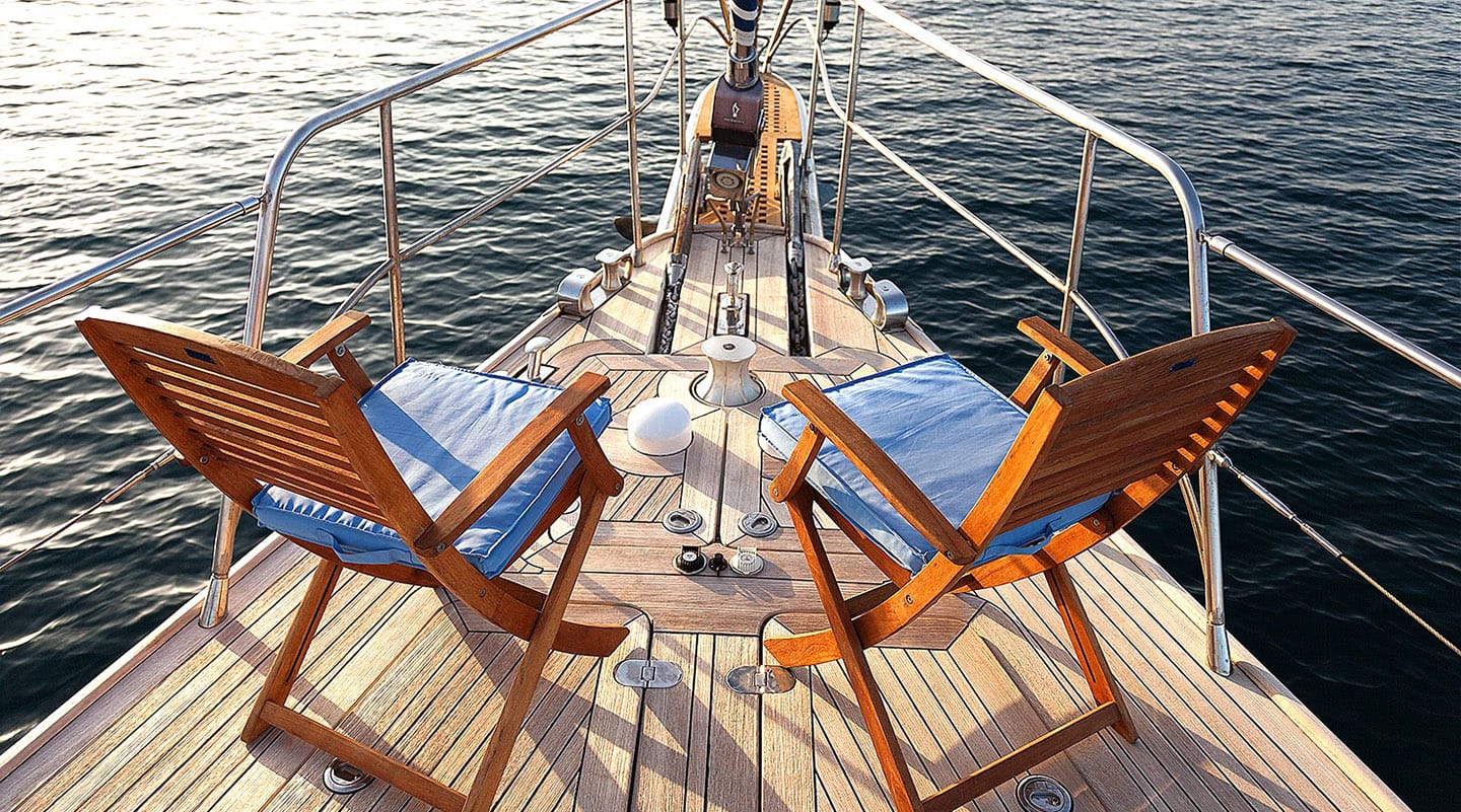 MYOSOTIS Bow deck