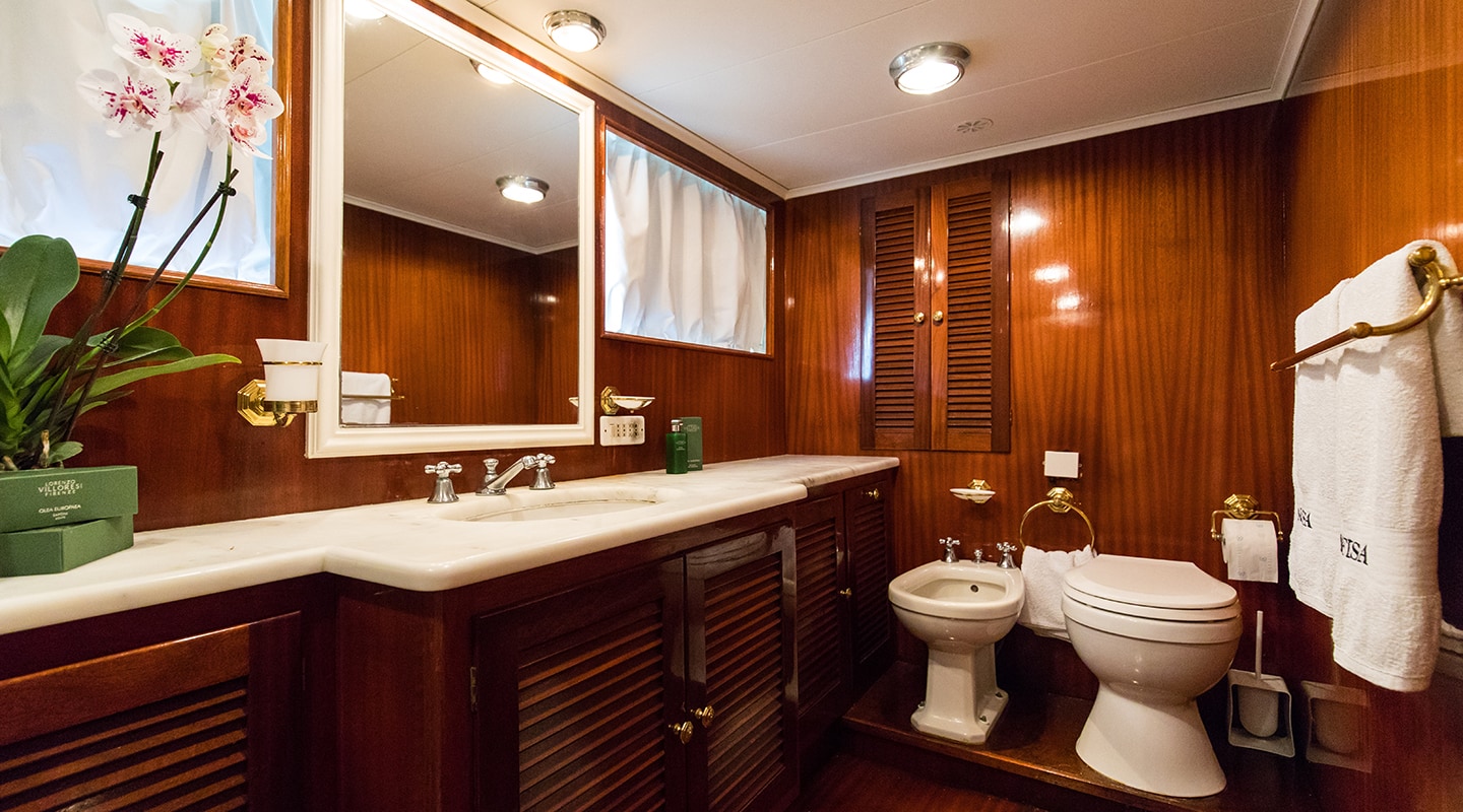 NAFISA Bathroom
