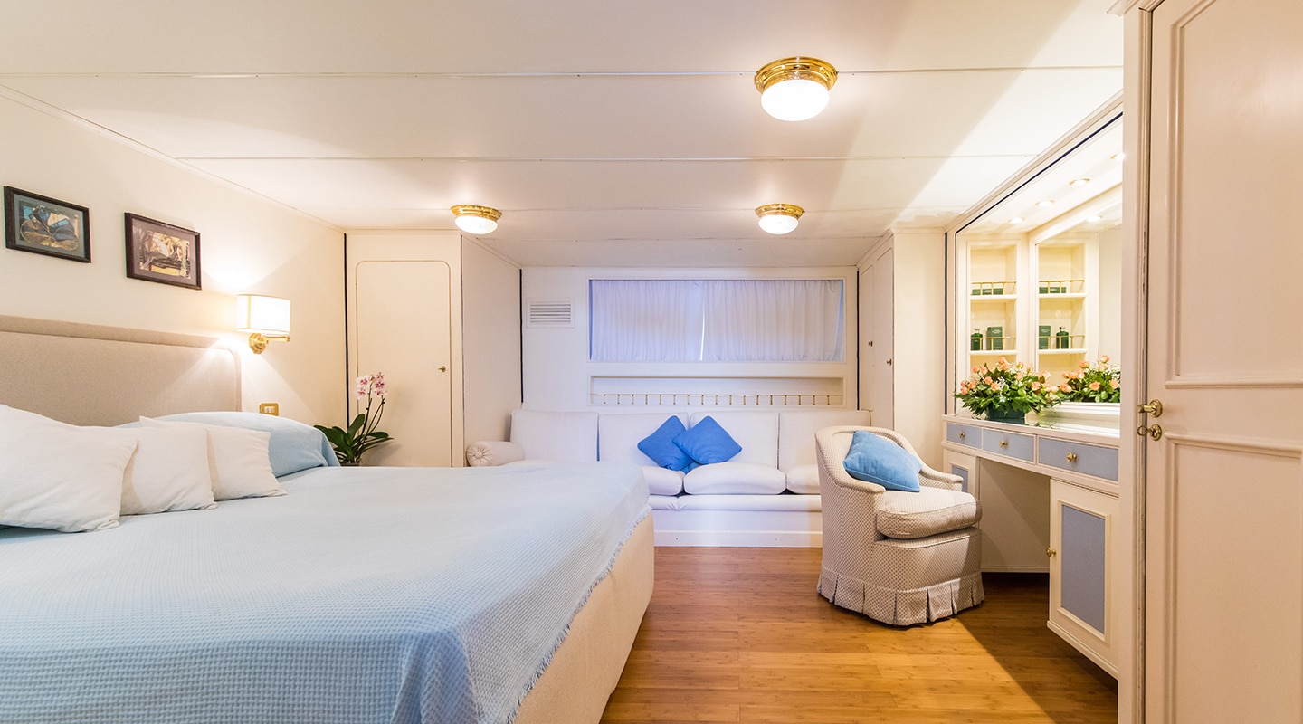 NAFISA Double cabin