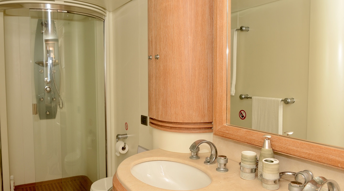 OBSIDIAN Bathroom