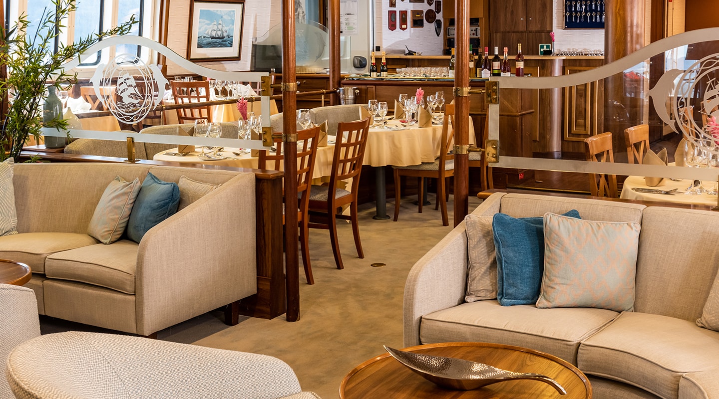 PANORAMA Saloon