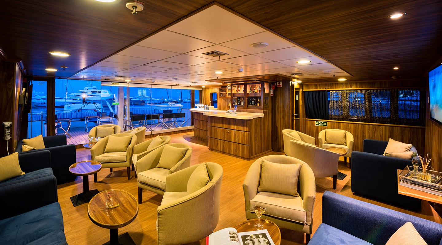 PANORAMA Saloon