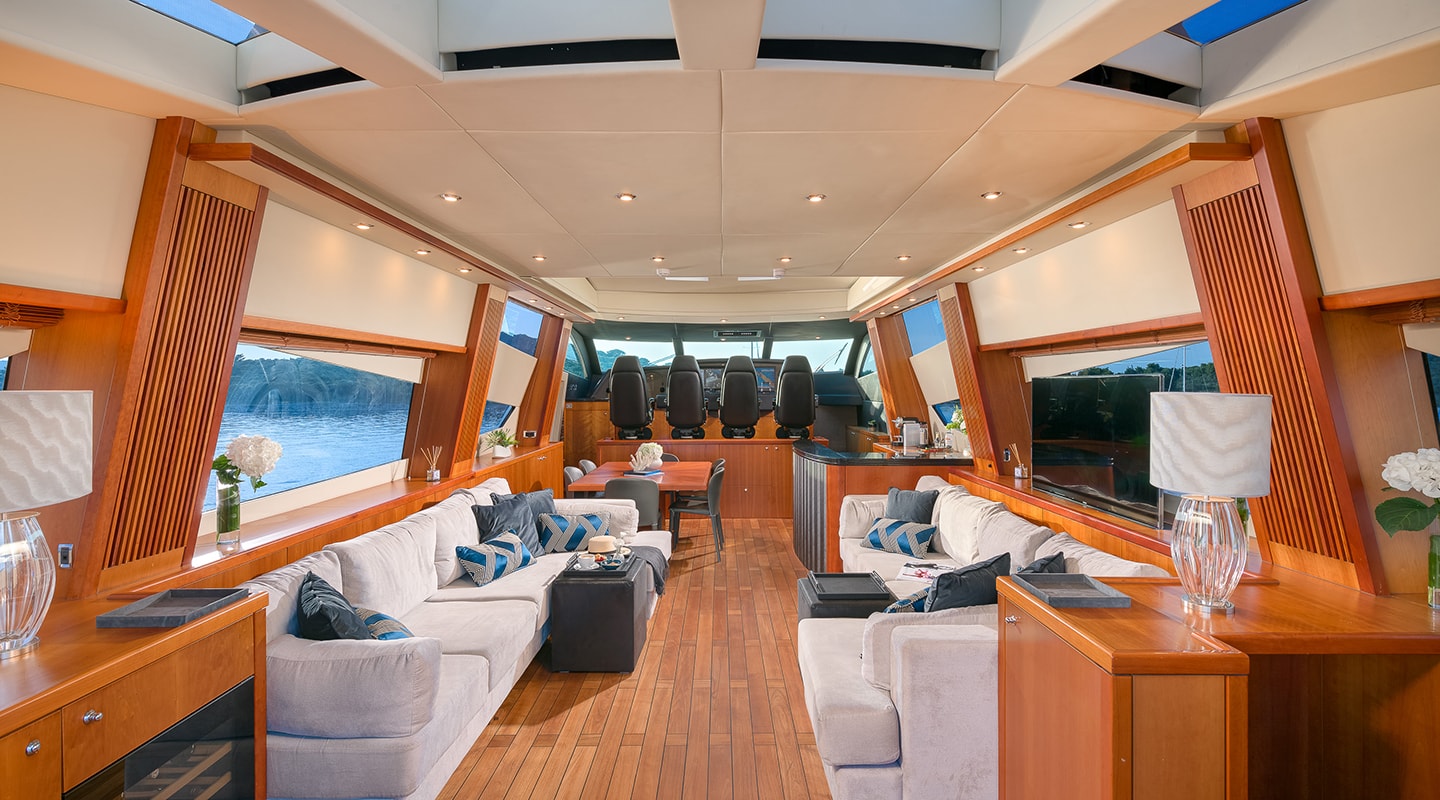 QUANTUM Saloon