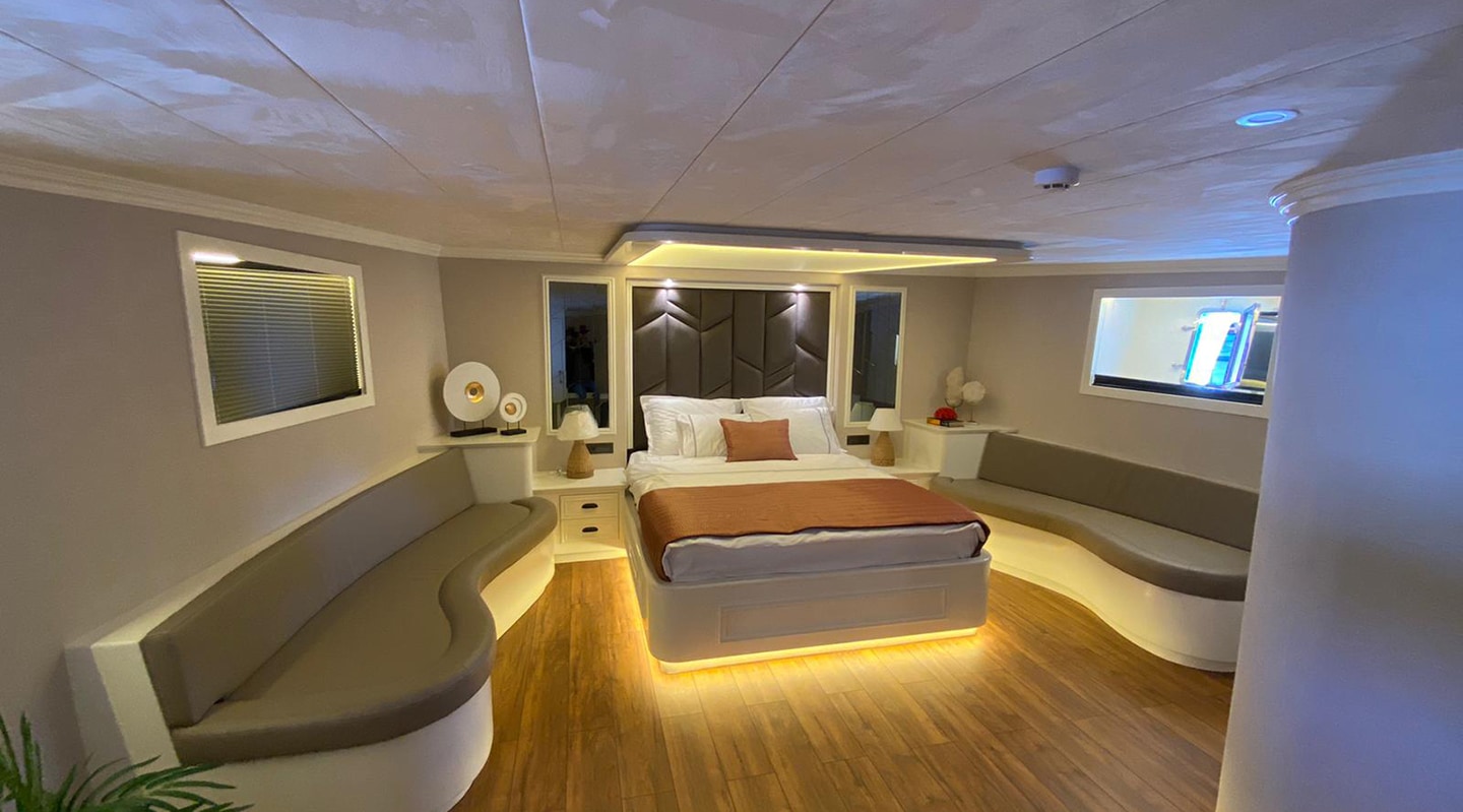 QUEEN OF MAKRI Master cabin