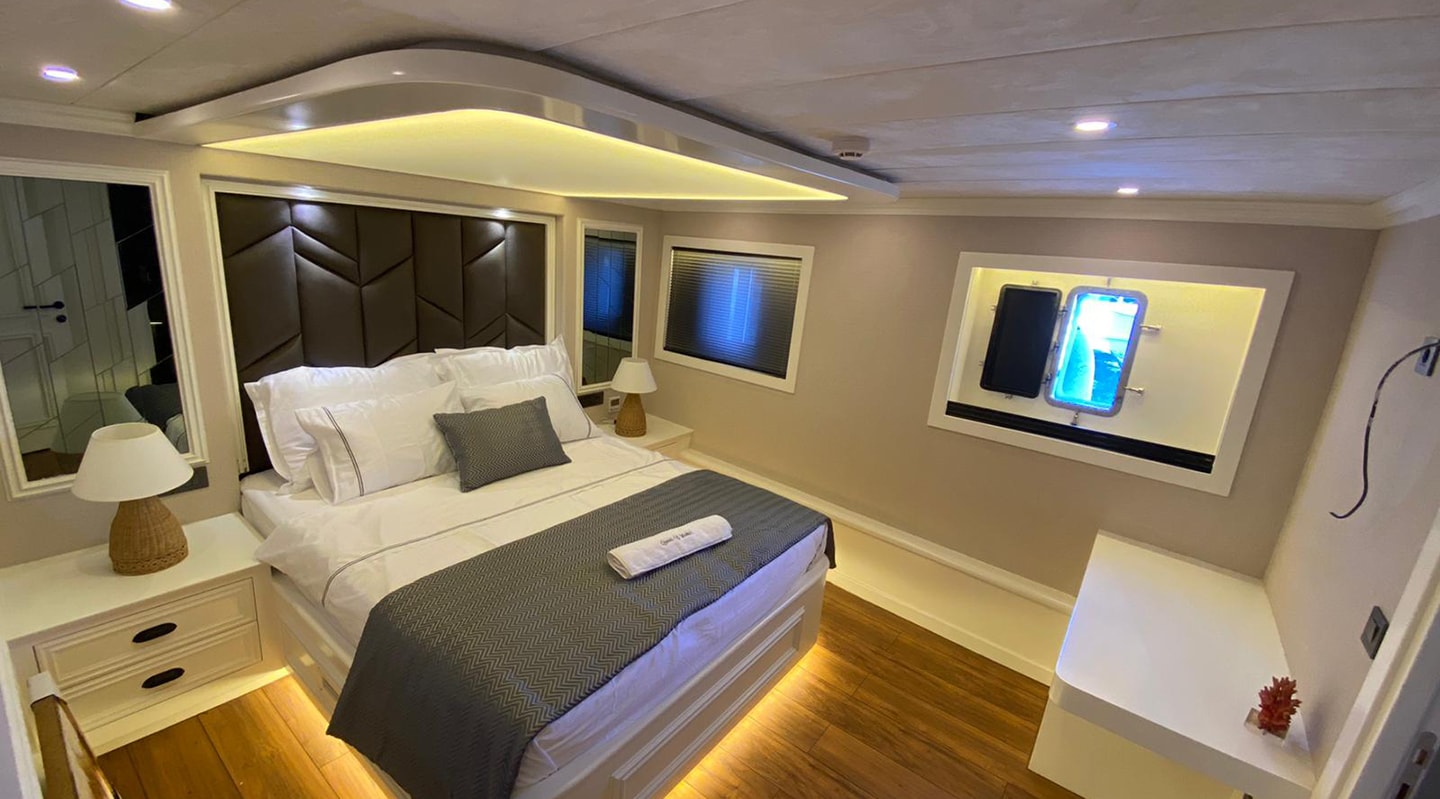 QUEEN OF MAKRI VIP cabin