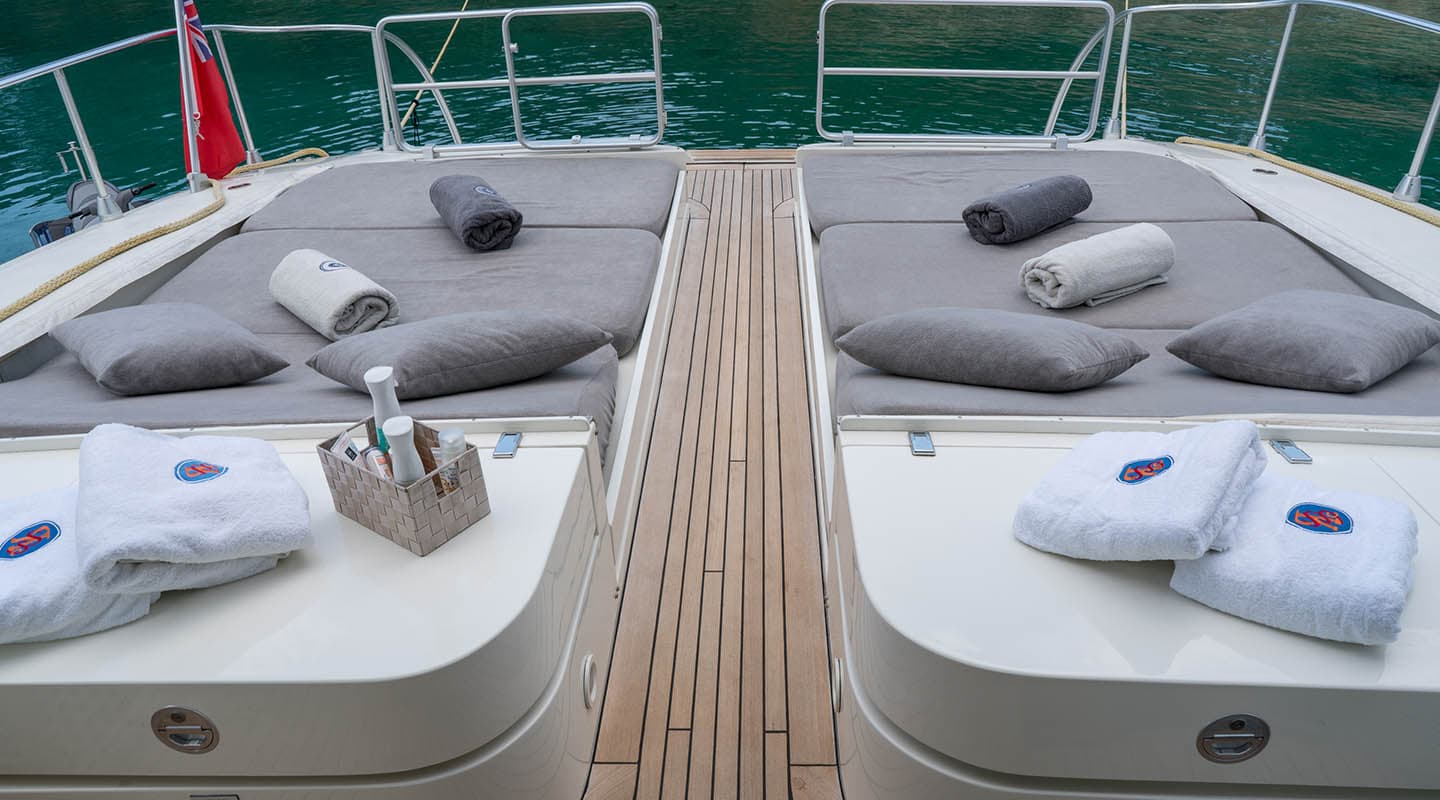 ROMACHRIS II Aft deck