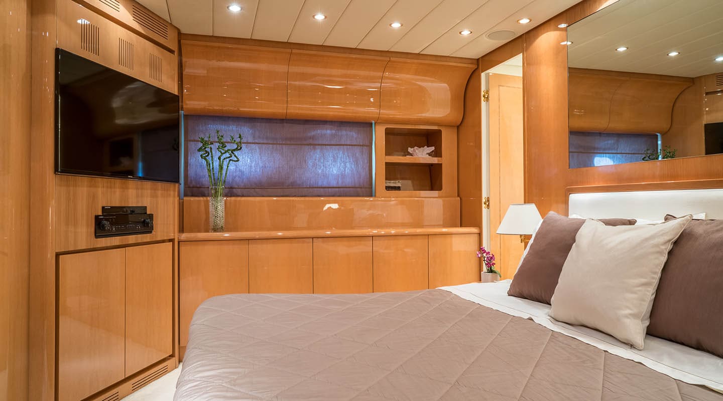 ROMACHRIS II Master cabin