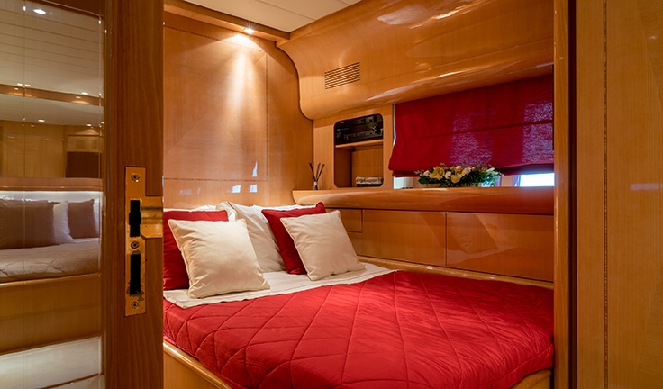 ROMACHRIS II VIP cabin