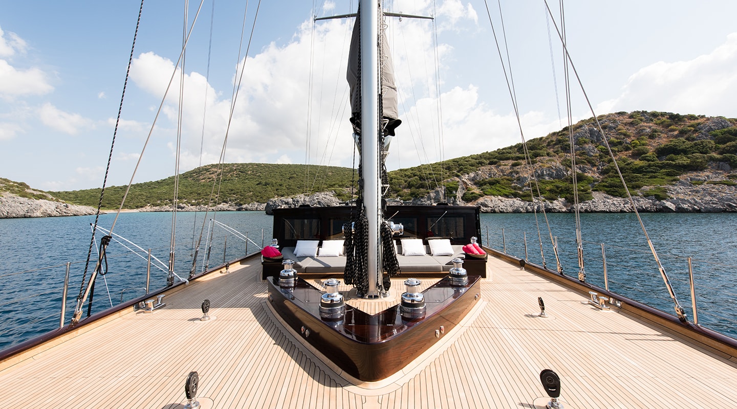 ROX STAR Bow deck