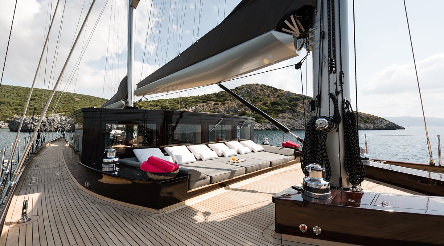ROX STAR Bow deck