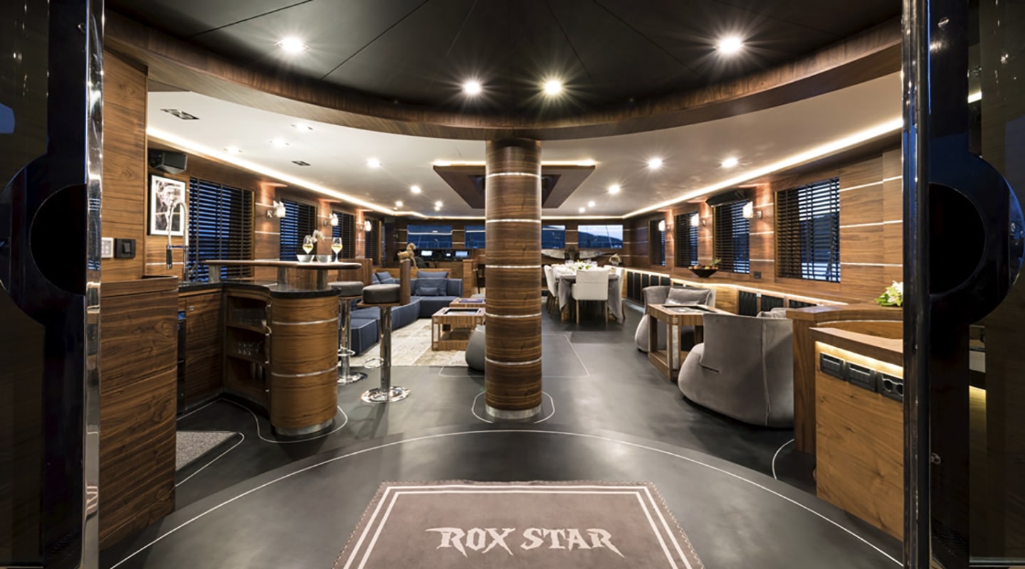 ROX STAR Saloon