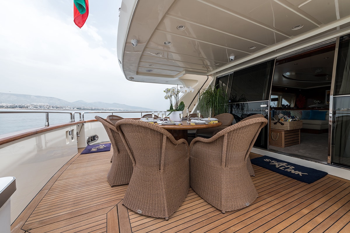 STAR LINK Aft deck